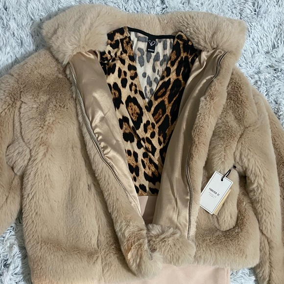 Fab and Fierce Long Sleeve Leopard Bodysuit - Picture 10 of 10